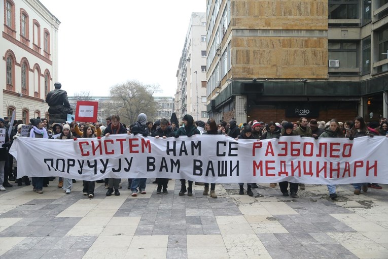 Maturanti i studenti u Srbiji pozivaju na opći prosvjed u petak