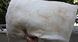 Stručnjaci za čišćenje otkrili kako učinkovito ukloniti žute mrlje s jastuka
