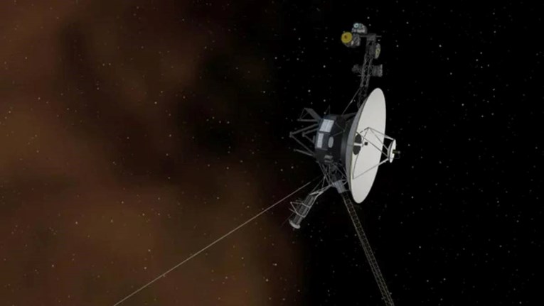 Voyager 1 je izvan Sunčeva sustava. Mjesecima šalje čudne podatke 
