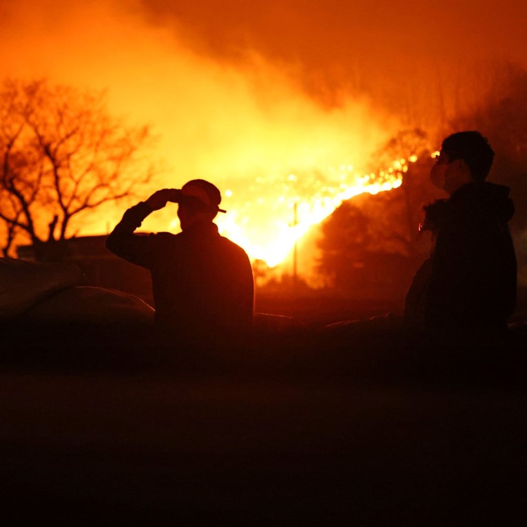 Požari u Južnoj Koreji traju tjedan dana. Uništen hram izgrađen 681. godine