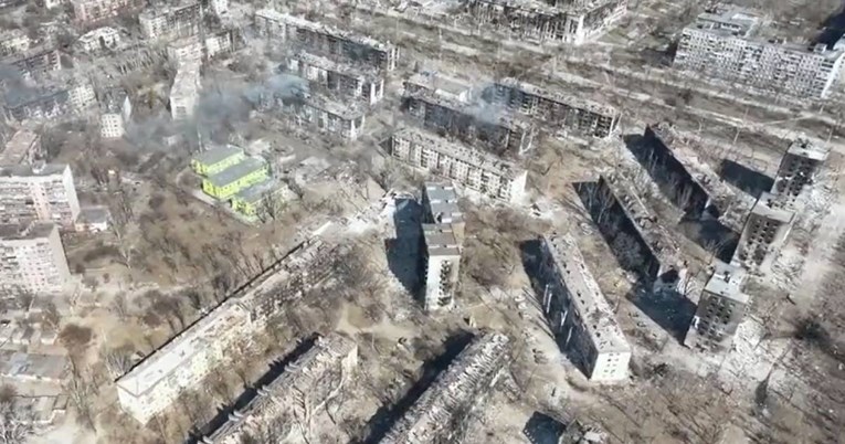 Objavljena snimka Mariupolja iz zraka: "90% grada više nema"