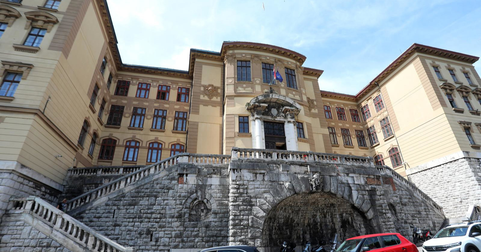 Čuvao djevojčicu (7) pa je spolno zlostavljao. Dobio 14 godina zatvora