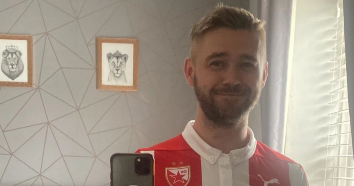 Englez kupio dres Zvezde za dvije funte pa razlogom kupnje oduševio Srbe na Twitteru