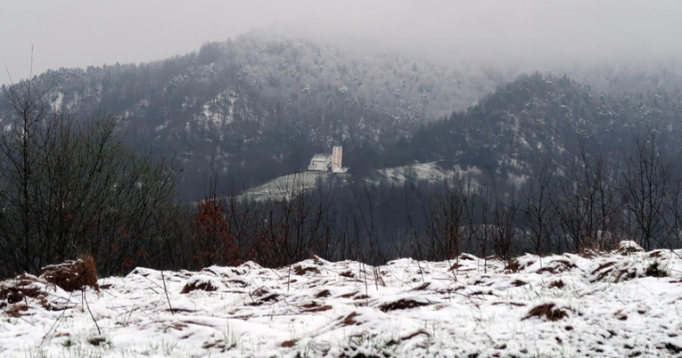 Pao snijeg u Sloveniji, pogledajte fotke