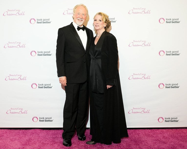 Nakon što se Timothy Busfield predao policiji, supruga poručila: Uz njega sam