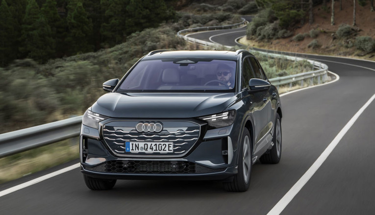 Redizajniran je Audi Q4: Manje tipki, više zaslona i dvosmjerno punjenje