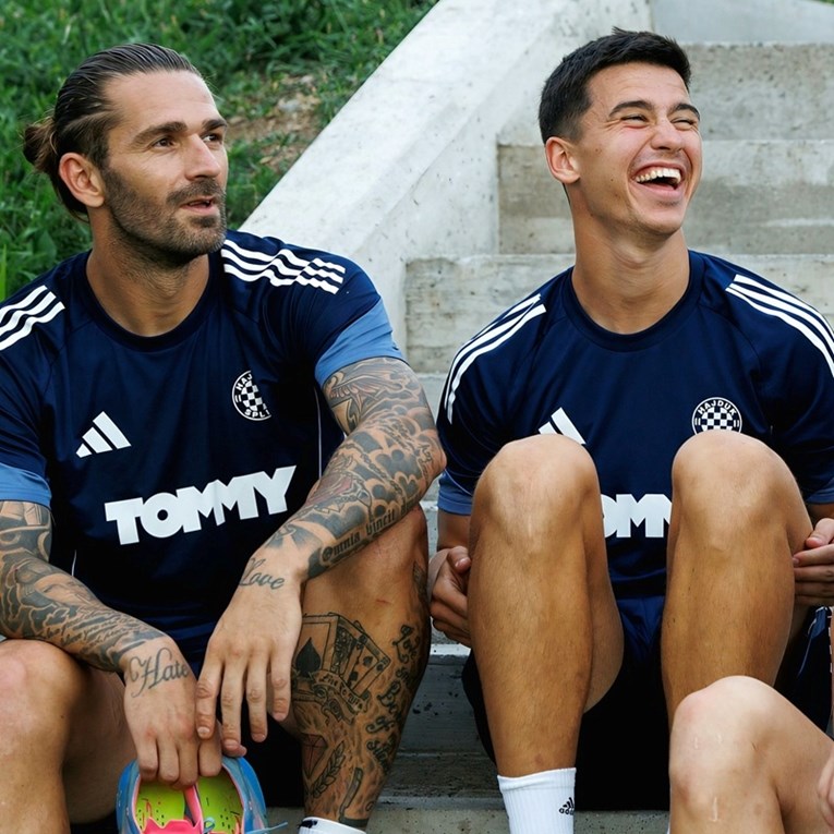 Navijači Hajduka komentiraju objavu kluba na Instagramu. Svi pišu isto