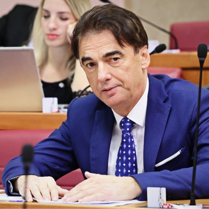 SDP-ov Grčić: Zakon o turizmu teško je provediv zbog sive ekonomije i crnog tržišta