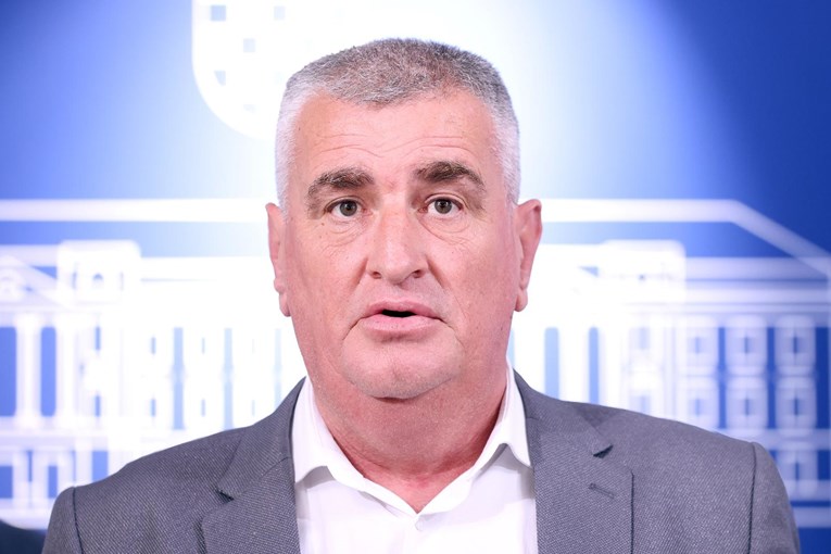 Srpski ministar Bulja nazvao "ustaškim govedom". Stigao mu odgovor