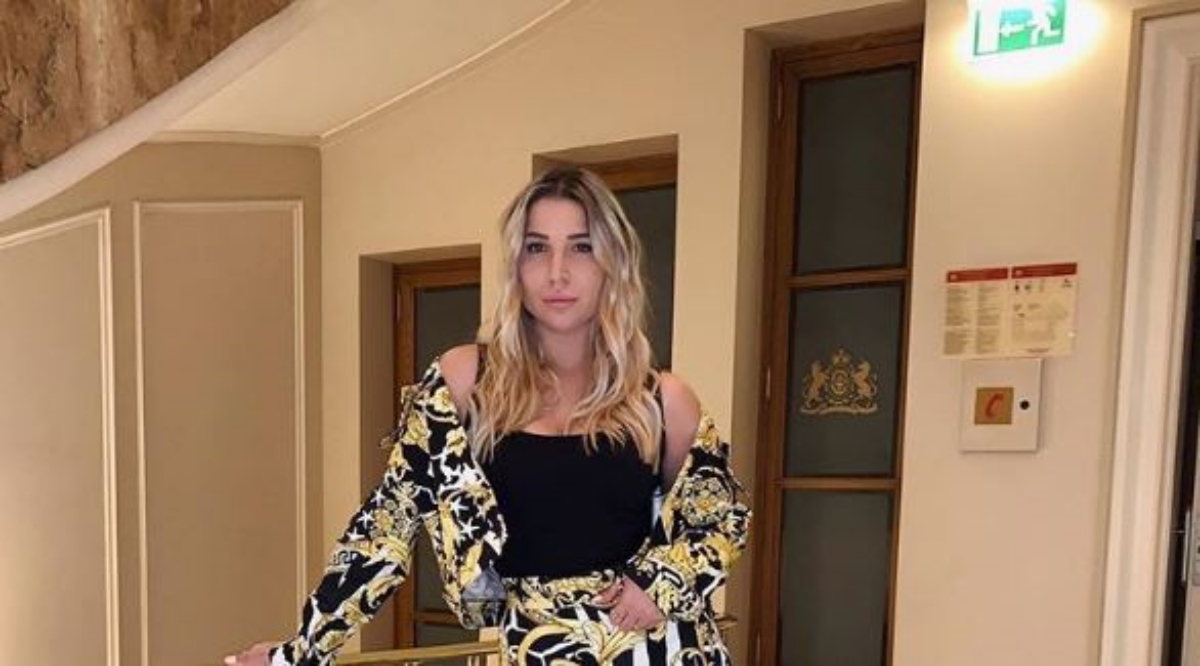 Žena Dinamovog Beckhama pozirala u hlačama i košulji od 13 tisuća kuna