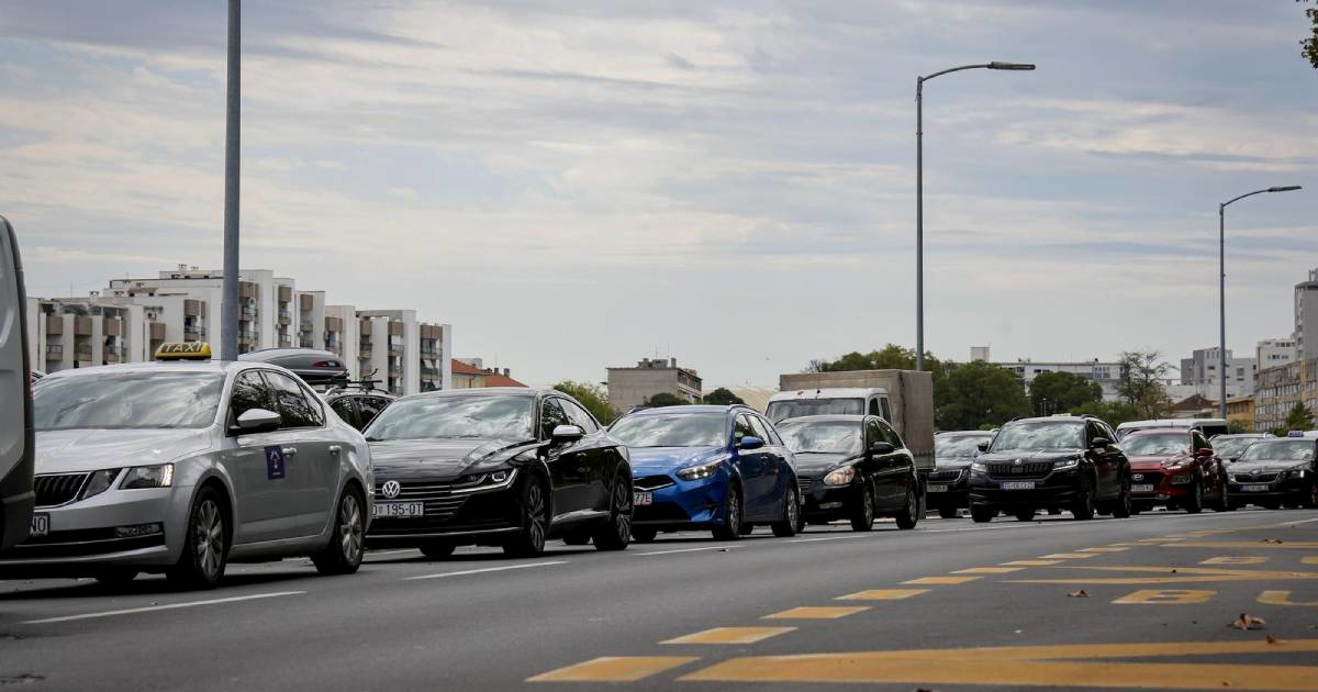 Prodaja automobila u Hrvatskoj porasla za 8%, najviše se kupuju Škode