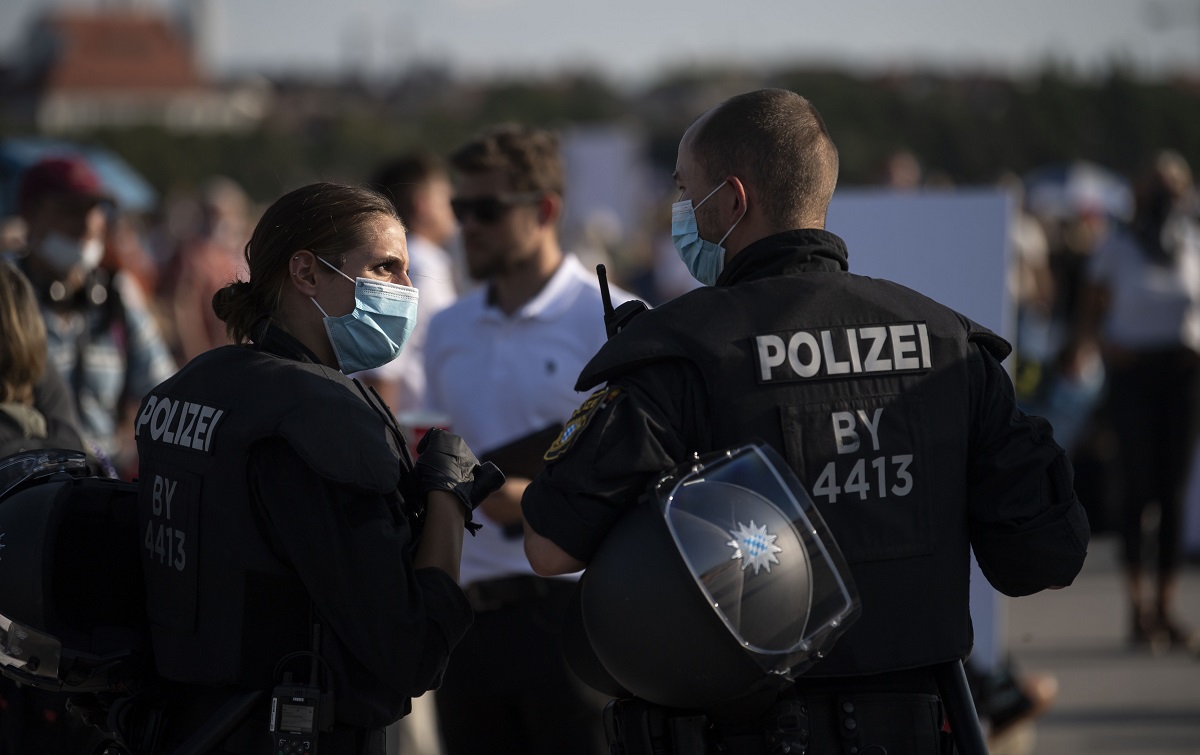 U Njemačkoj Hrvati slavili djetetu rođendan, bilo 100 ljudi. Policija ih rastjerala