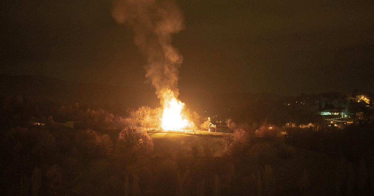Gorjela dva drvena objekta u Zagrebu blizu vile Luke Rajića