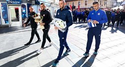 FOTO Dinamo gostovao u Tuzli, igrači obje momčadi zajedno šetali gradom
