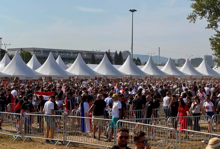 Ozbiljna gužva na ulazima na Hipodrom, pogledajte snimku