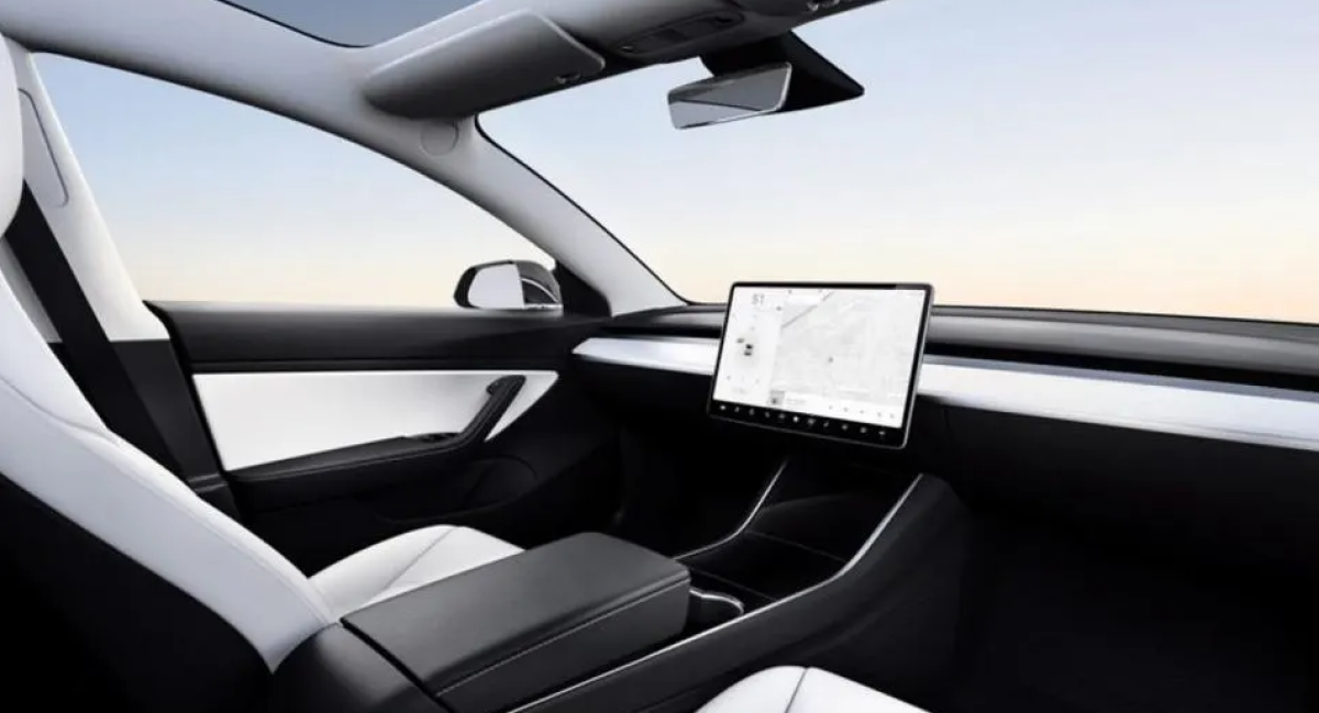 Tesla odgađa lansiranje robotaksija