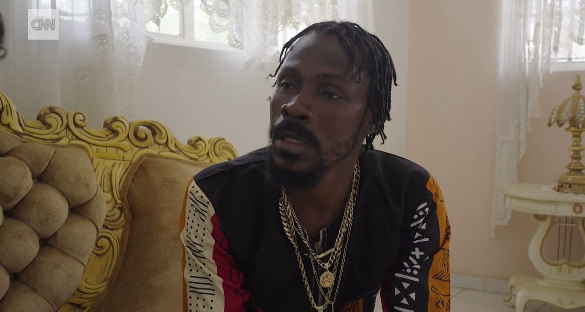 Za FBI je najtraženiji bjegunac. On tvrdi da oslobađa Haiti