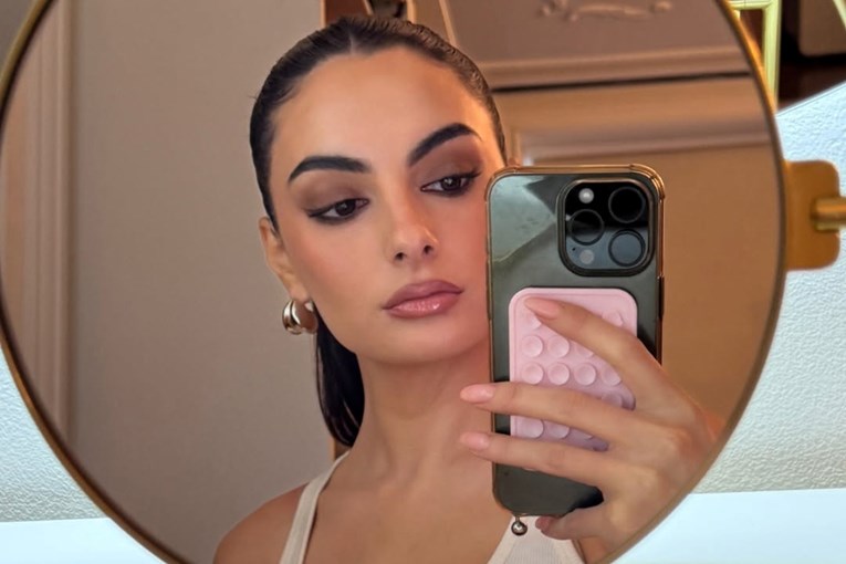 Hit iz drogerija: Influencerica se ne odvaja od sjajila koje košta manje od 10 eura