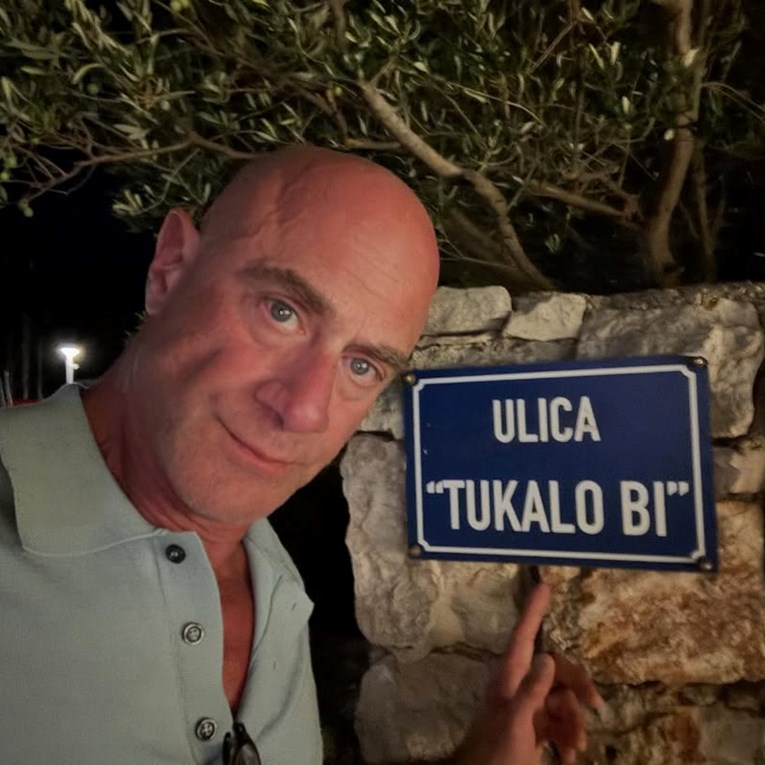 Detektiv iz Zakona i reda objavio selfie s Hvara
