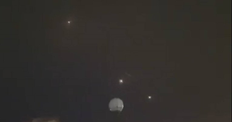 VIDEO Rusi rano jutros raketirali Kijev. Krhotine pale na zoološki, zapalili se auti