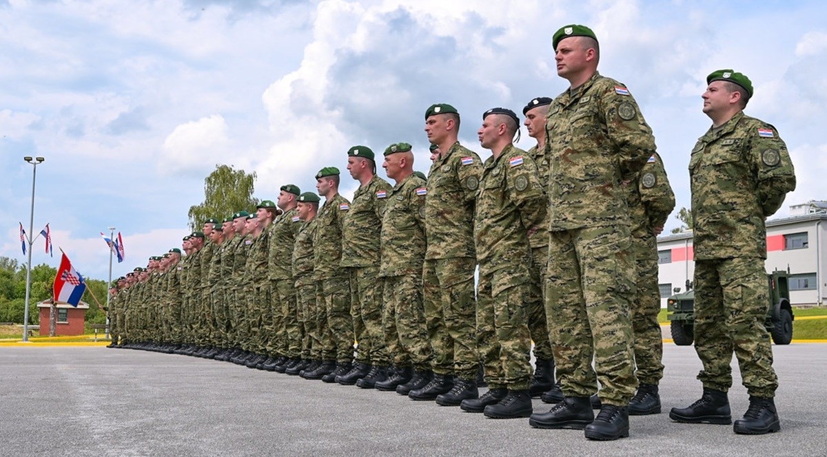 Ispraćen 43. kontingent hrvatskih vojnika na Kosovo