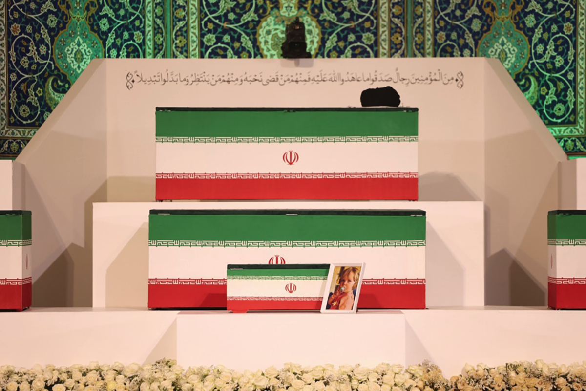 Iran izložio lijesove Hameneija i njegove obitelji, očekuju se milijuni ljudi