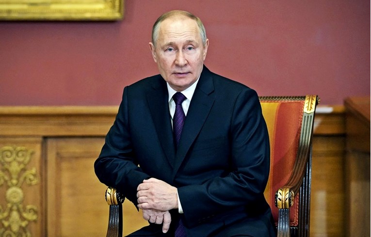 Putin zabranjuje izvoz nafte u EU i SAD. Pogledajte kako danas izgleda Zmijski otok