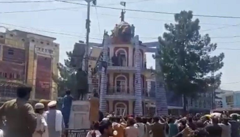 Prosvjednici u Afganistanu skinuli zastavu talibana, ovi pucali na njih. Ima mrtvih