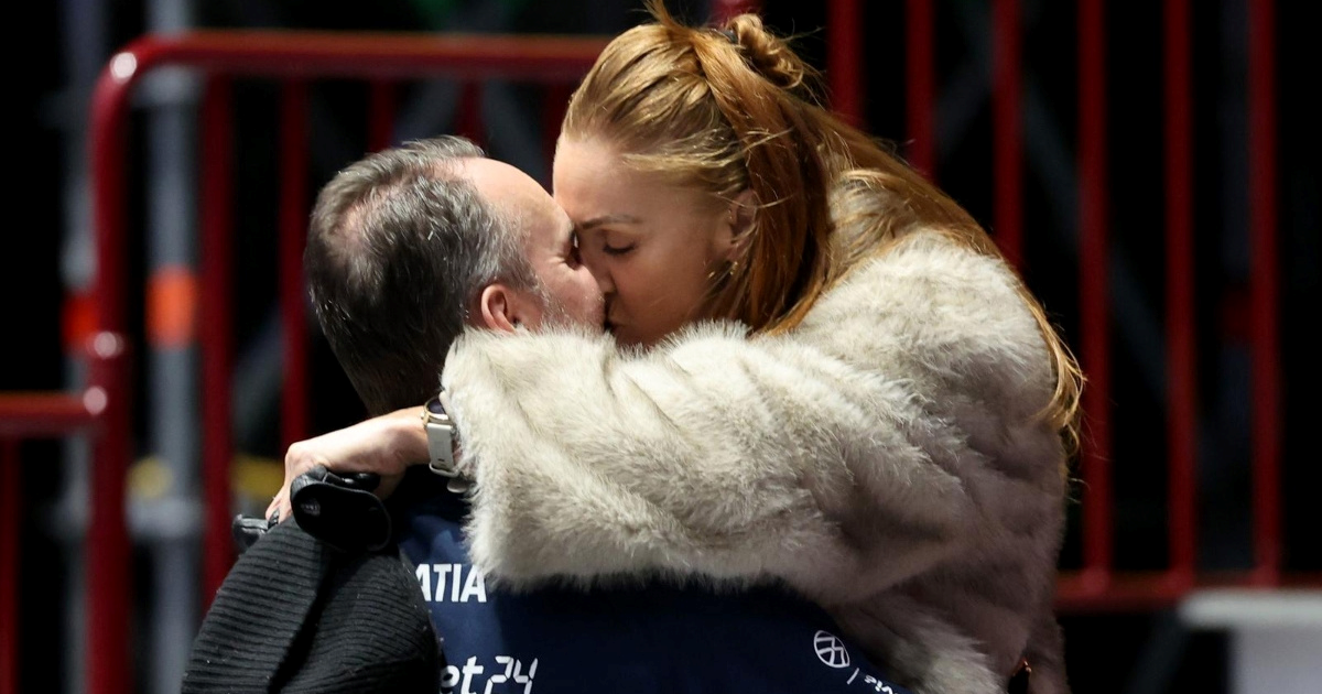 FOTO Dagur Sigurdsson pobjedu proslavio u zagrljaju nove djevojke