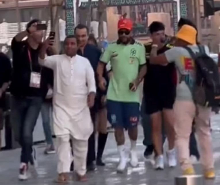 Američke novinare zeznuo imitator, objavili snimku: "Neymar u šetnji Dohom"