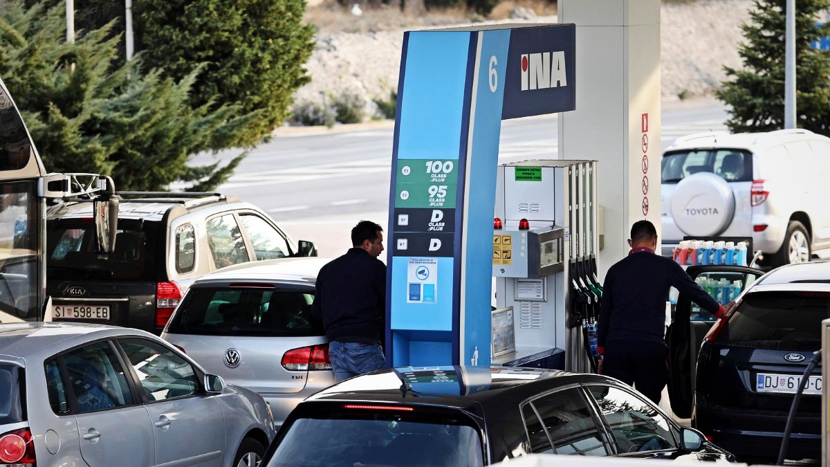 Hrvati o poskupljenju goriva: "To je užas, ne znam tko će više uopće voziti auto"