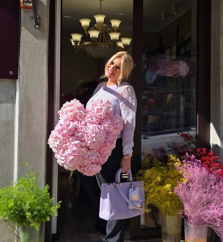 Iva Todorić pozirala s torbom na kojoj nosi najtraženiji modni dodatak godine