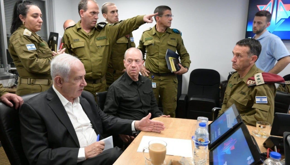 Izrael formirao vladu nacionalnog jedinstva i ratni kabinet, gomila vojsku na granici