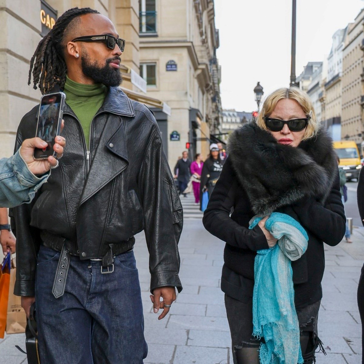Madonna i 37 godina mlađi dečko Akeem Morris privlačili poglede u Parizu