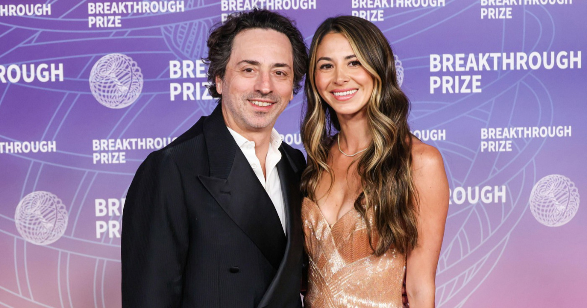 Sergey Brin sve je bliži desnici, uz njega je MAGA djevojka