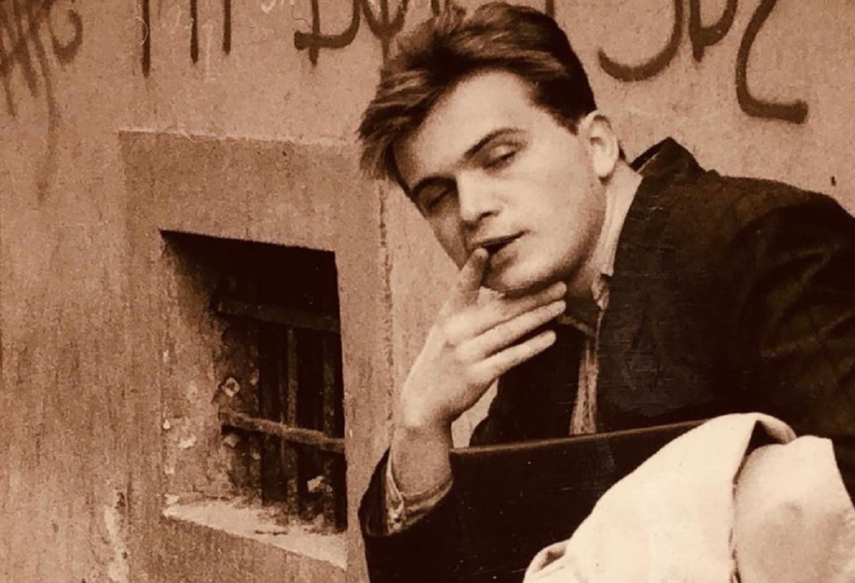 Omiljeni domaći voditelj 30 godina starim fotkama oduševio fanove: "James Dean!"