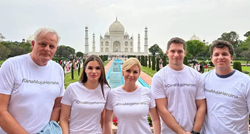 Kolinda Grabar-Kitarović se javila iz Indije, pozirala ispred Taj Mahala