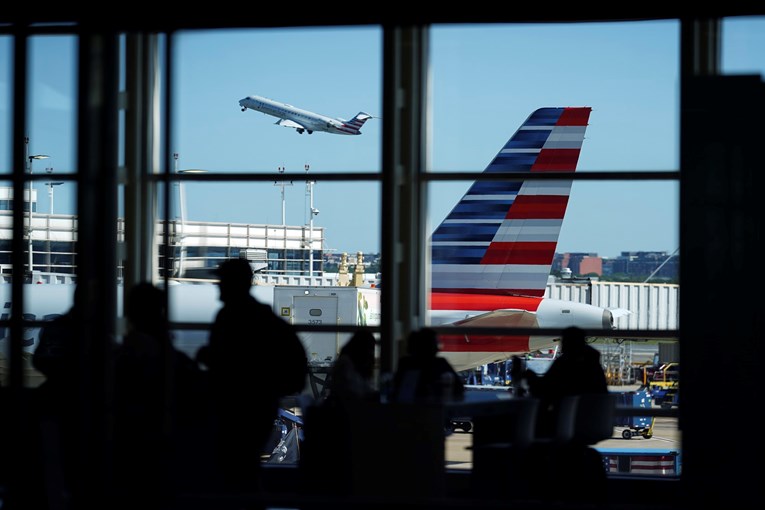 SAD bi mogao zatvoriti dio zračnog prostora zbog blokade vlade