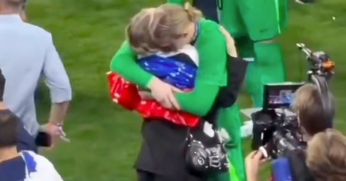 Supruzi golmana PSG-a zabranili rusku zastavu na finalu LP-a. Evo kako se snašla