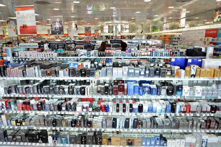 Ukrao parfeme za 4380 eura, uhitili ga i pritvorili