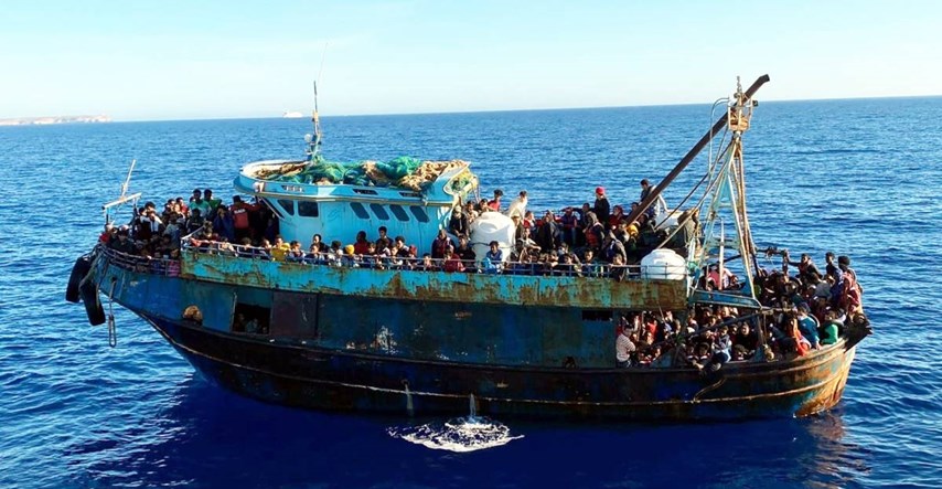 Italija dopustila pristajanje broda s 800 migranata, spašeni su iz mora