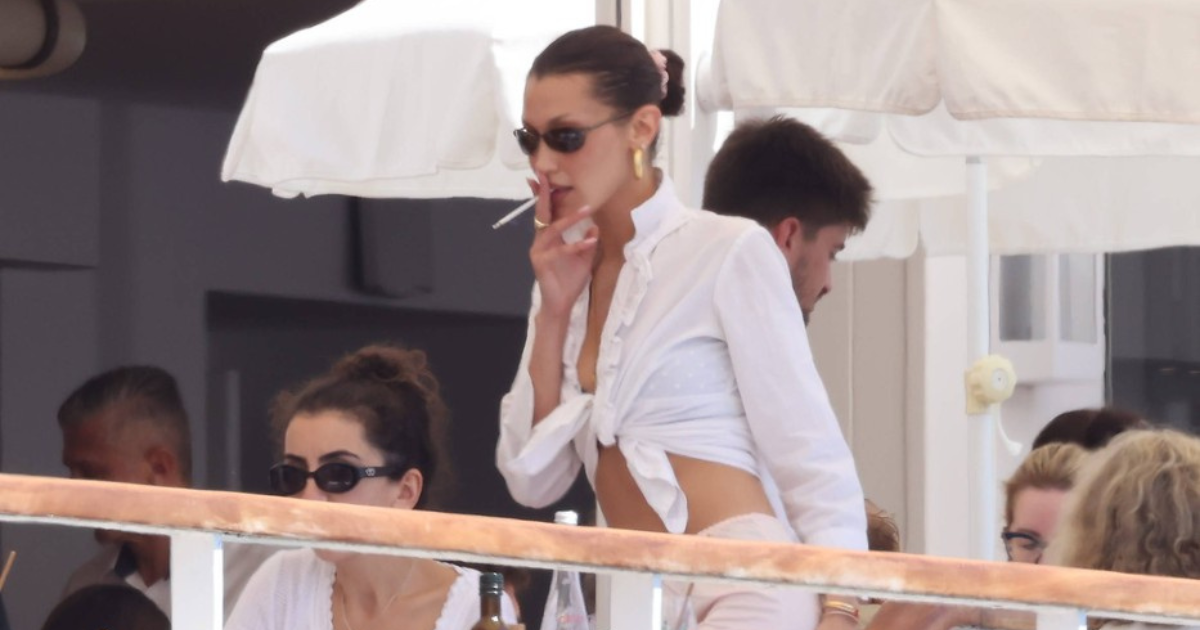 Najljepša žena svijeta snimljena s cigaretom. Fanovi: Zato je tako mršava