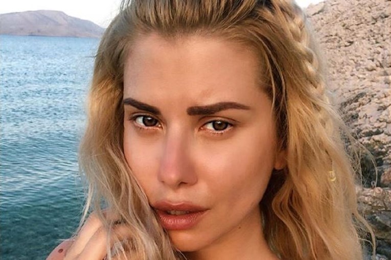 Ecija Ivušić se skoro plačući vraćala s Paga, obožavatelji je tješili