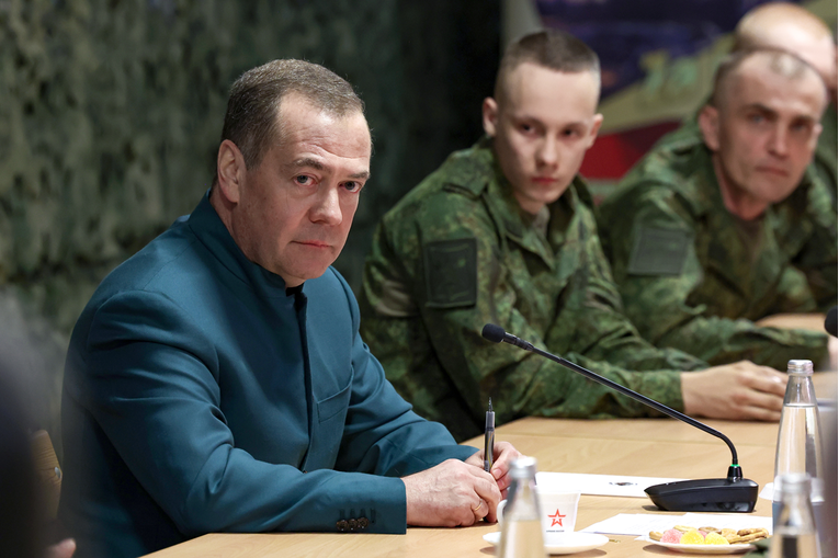 Medvedev: Nijemci se ponašaju poput neonacista, zaboravljaju ishod 2. svjetskog rata