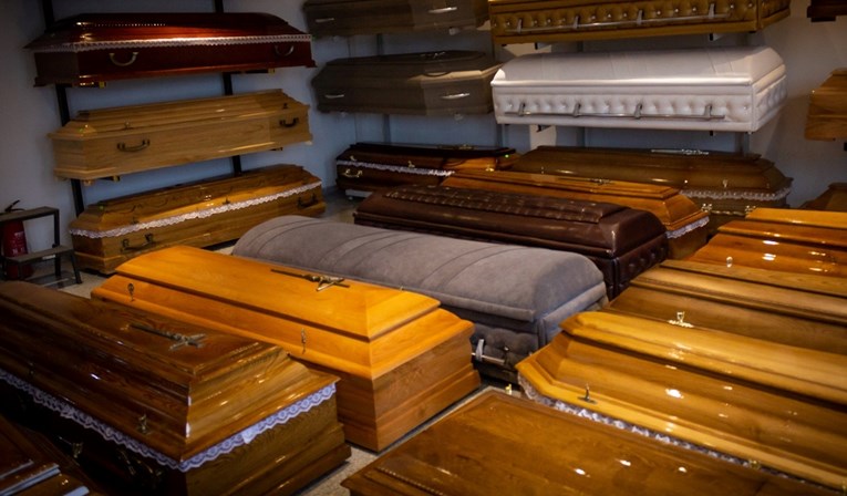 Tisuću lijesova s tijelima čeka na sahranu u Palermu, sanduci se gomilaju od 2019.