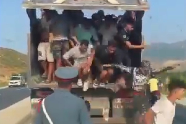 Šire se teorija da iza migranata u Ceuti stoje Maroko i Izrael. Za to nema potvrde