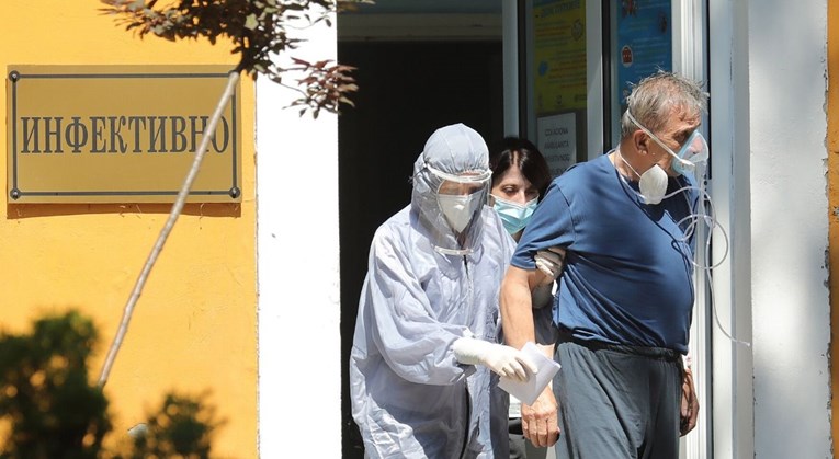 Korona se širi u Srbiji, u Novom Pazaru umrlo petero ljudi, zaražene i tri bebe