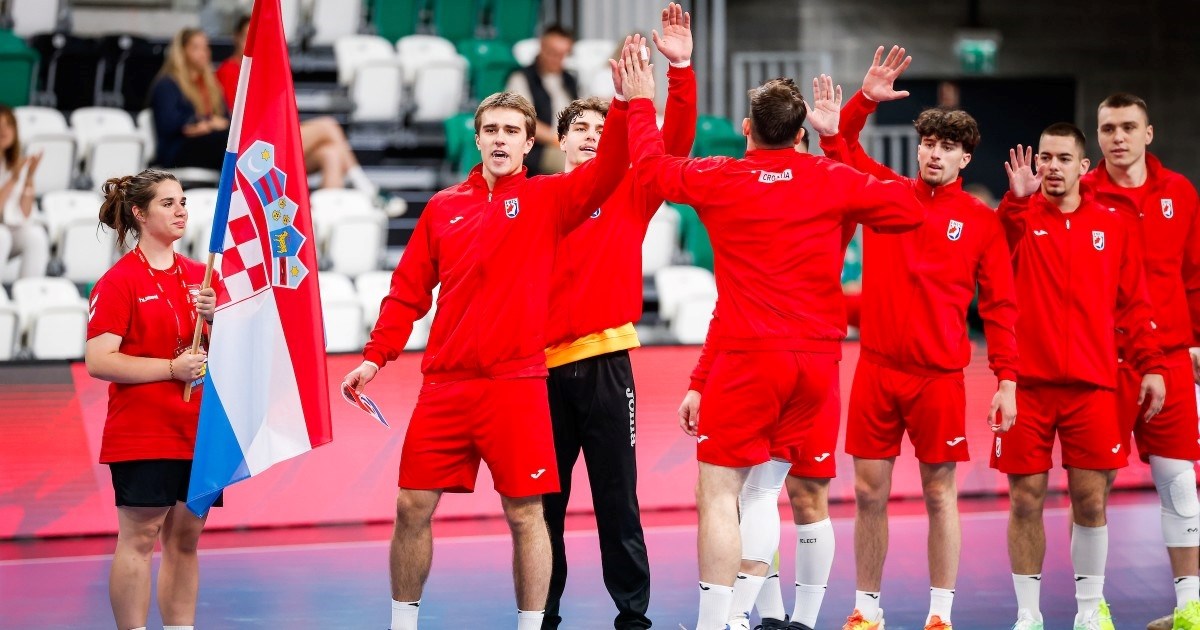 Mladi hrvatski rukometaši uvjerljivom pobjedom izborili drugu fazu SP-a