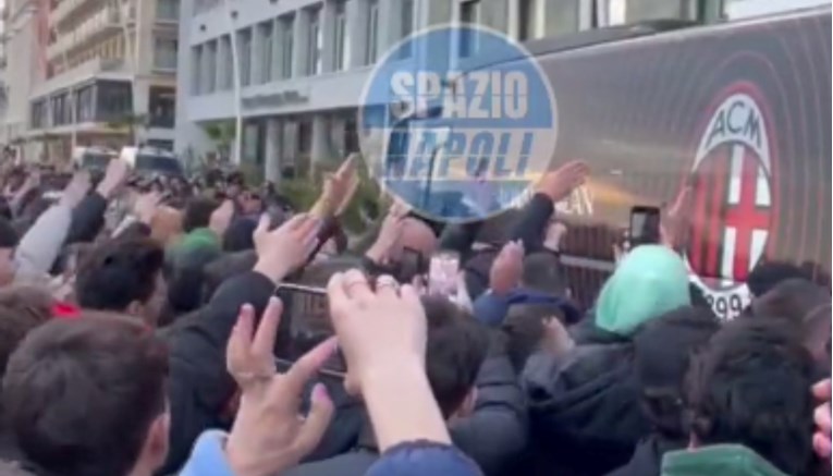 Jedan detalj ispred hotela Milana najbolje pokazuje fanatičnost navijača Napolija