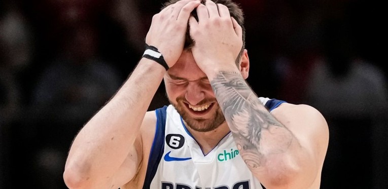 VIDEO Luka Dončić zabio najluđi šut karijere koji mu nije priznat